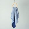 Foulard indigo zharan – Trame blanche Foulard carré bleu et blanc teint à l’indigo selon la technique du zharan