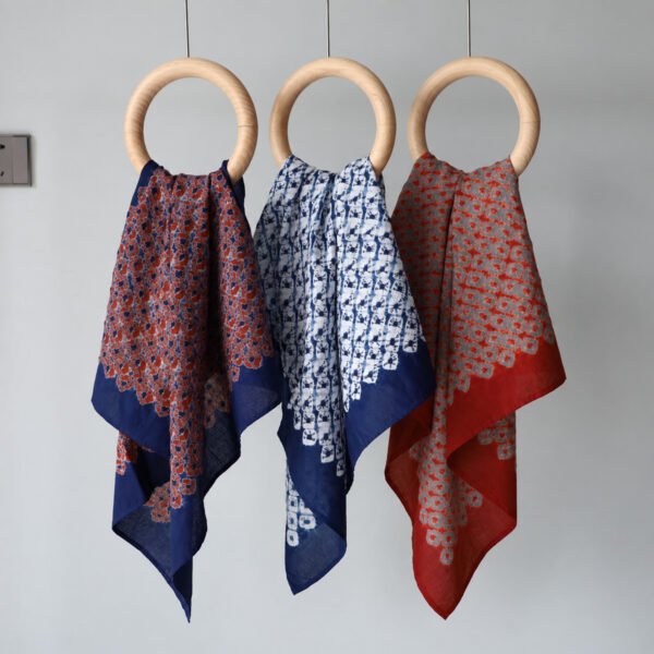 IMG_5534 Foulard carré indigo Zharan